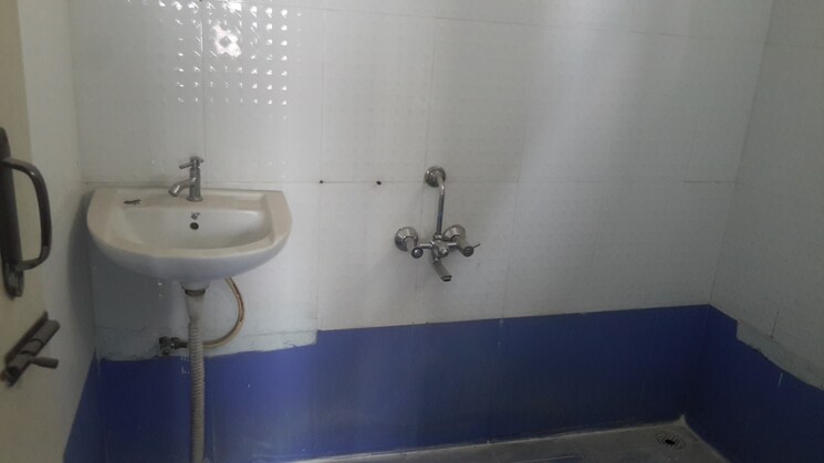 Bathroom, rt nagar 3 Bedroom 1100 Sq.Ft. Independent House In Rt Nagar Bangalore 9112754