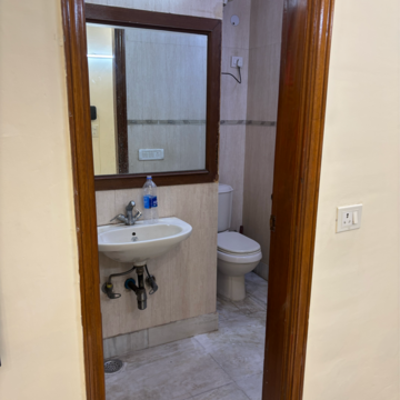 Bathroom in 2 BHK Apartment at Dayanand Colony – for Rent