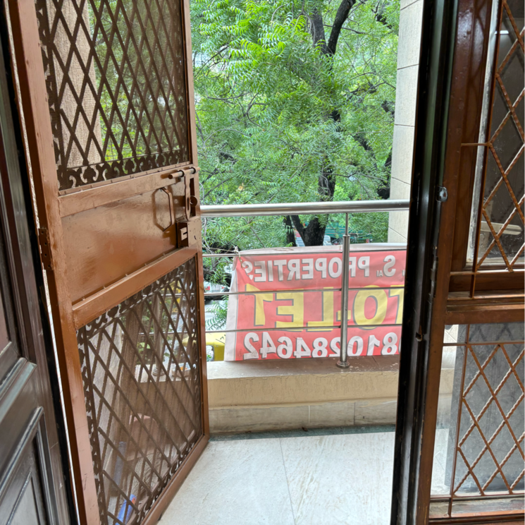 Balcony, dayanand colony 2 Bedroom 100 Sq.Yd. Apartment In Dayanand Colony Delhi 9112800