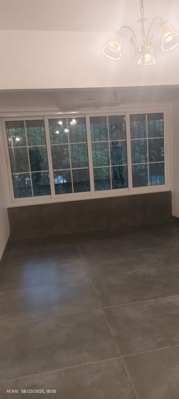 Room in 2 BHK Apartment at Bandra West – for Rent