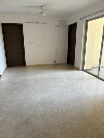 Room in 3 BHK Apartment at Ganga Platino, Kharadi – for Rent
