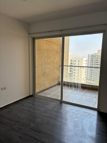Room in 3 BHK Apartment at Ganga Platino, Kharadi – for Rent