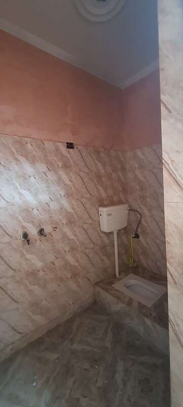 Bathroom in 1 BHK Builder Floor at Sector 3 – for Rent