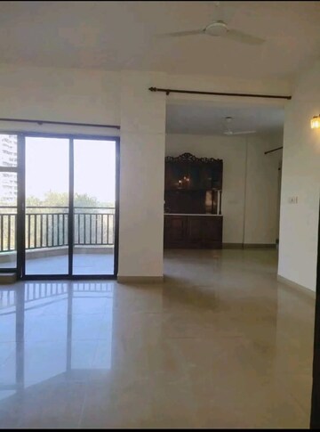 Room in 3 BHK Apartment at Ardee City Palm Grove Heights, Sector 52 – for Rent