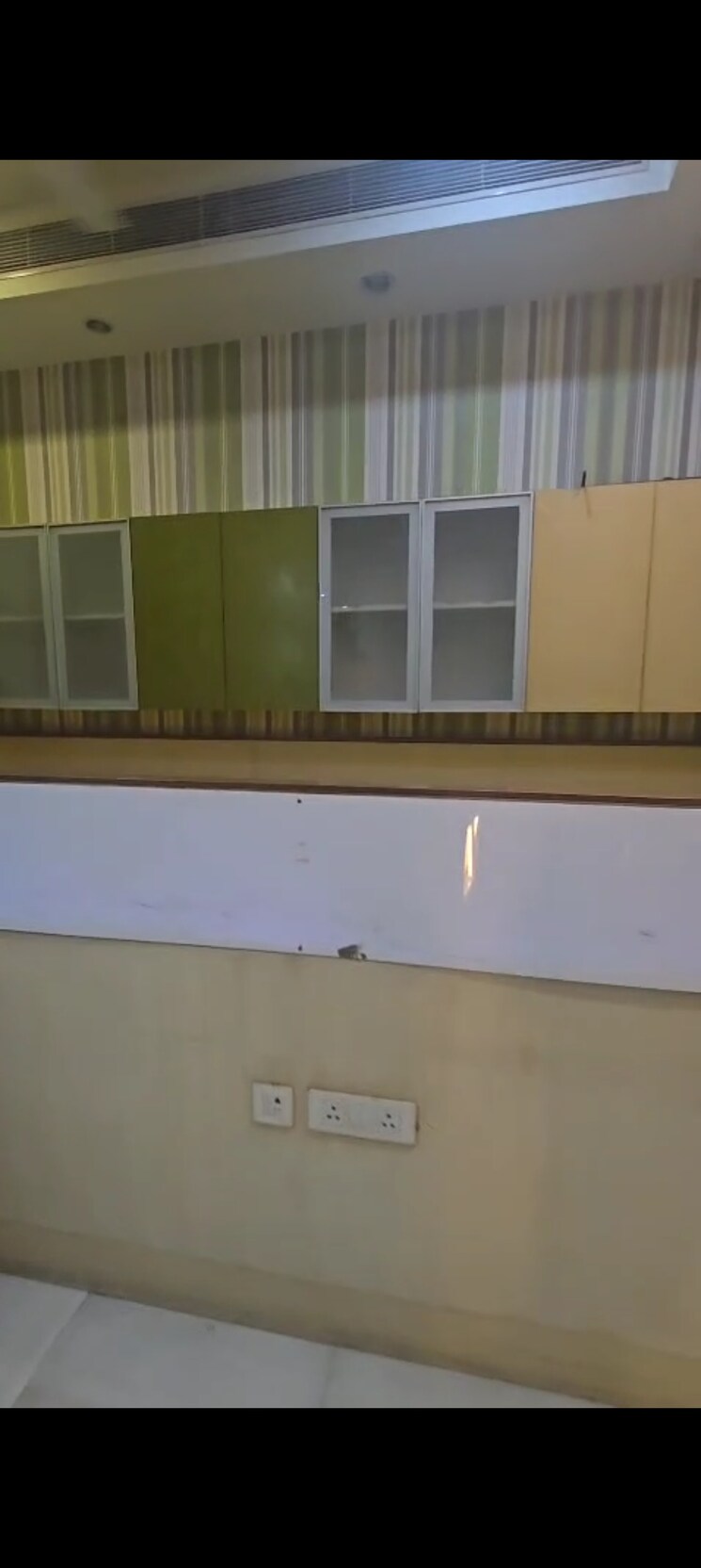 Kitchen, ild-trade-centre Commercial Office Space 627 Sq.Ft. In Sector 47 Gurgaon 9112848