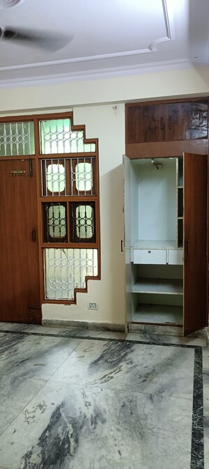 Room in 1 BHK Builder Floor at Vaishali Sector 4 – for Sale