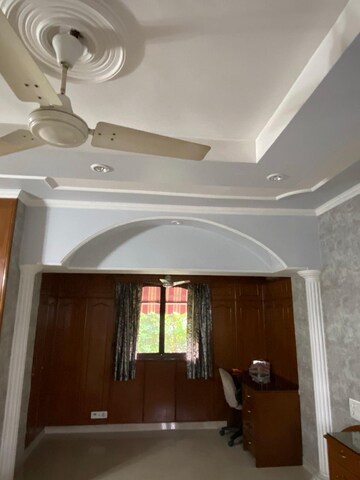 Room in 3 BHK Apartment at Boutique Residential Apartments A-7 1, Vasant Vihar – for Sale