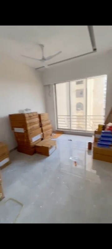 Room in 3 BHK Apartment at Fortune Mignas, Agripada – for Rent