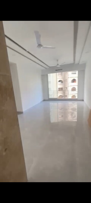 Room in 3 BHK Apartment at Fortune Mignas, Agripada – for Rent
