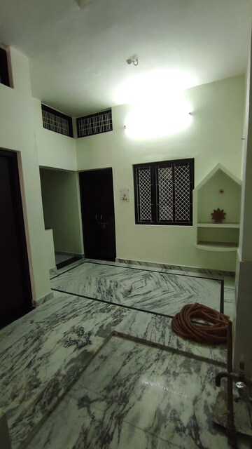 2 BHK Independent House For Rent in Alambagh