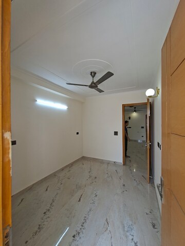 2 BHK Builder Floor For Rent in Chattarpur