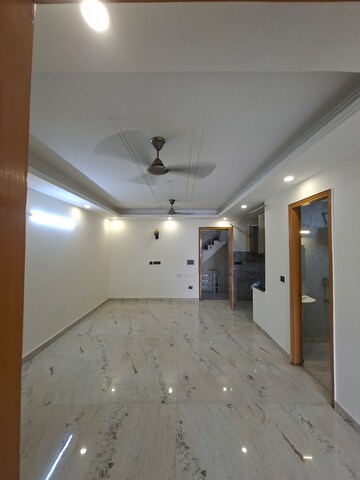 Room in 2 BHK Builder Floor at Chattarpur – for Rent