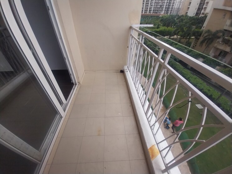 Balcony, mahagun-mywoods-iii 2 Bedroom 960 Sq.Ft. Apartment In Sector 16c Greater Noida Greater Noida 9112896