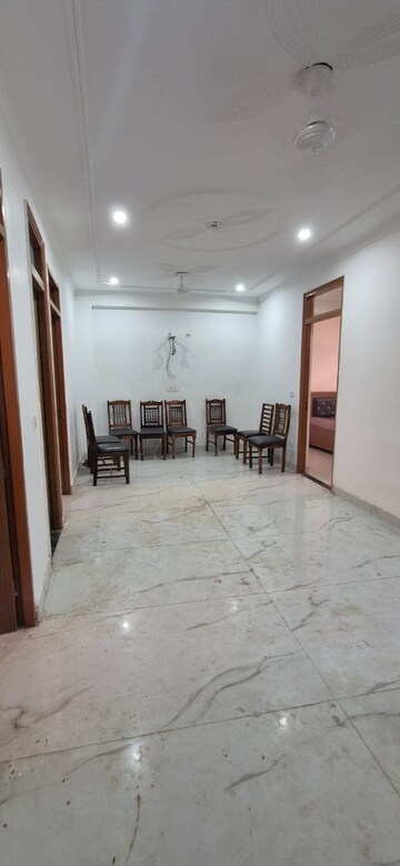 Room in 3 BHK Apartment at Palm Residency Chhatarpur, Chattarpur – for Rent
