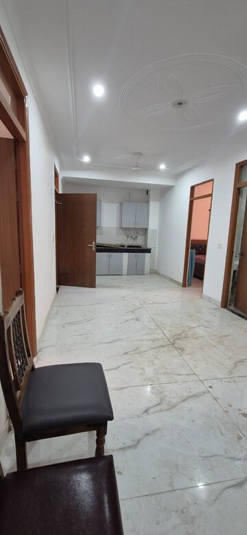 Room in 3 BHK Apartment at Palm Residency Chhatarpur, Chattarpur – for Rent