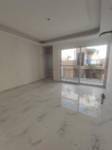 Room in 3 BHK Apartment at Palm Residency Chhatarpur, Chattarpur – for Rent
