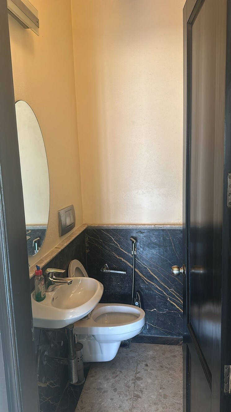 Bathroom, anand lok 4 Bedroom 7200 Sq.Ft. Apartment In Anand Lok Delhi 9112914