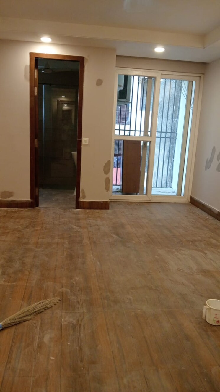 Room, greater kailash i 3 Bedroom 2000 Sq.Ft. Apartment In Greater Kailash I Delhi 9112941