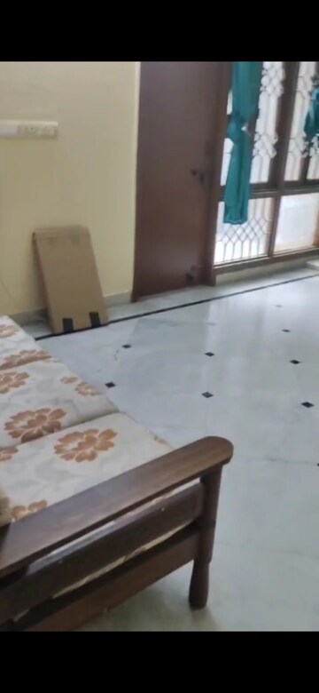 Living Room in 3 BHK Apartment at Ayachi Apartments, Sector 45 – for Rent