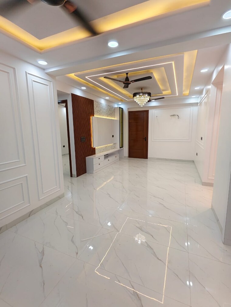 Room, sector 18 dwarka 4 Bedroom 2400 Sq.Ft. Apartment In Sector 18 Dwarka Delhi 9112968