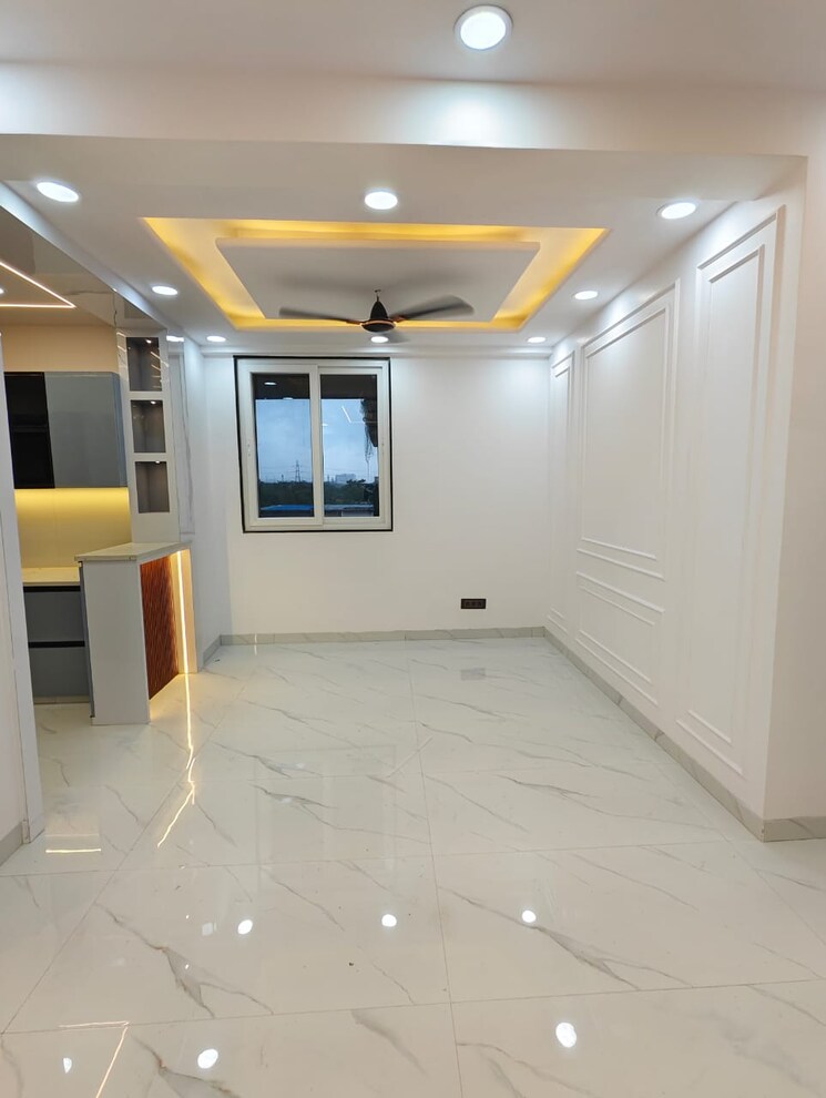 Room, sector 18 dwarka 4 Bedroom 2400 Sq.Ft. Apartment In Sector 18 Dwarka Delhi 9112968
