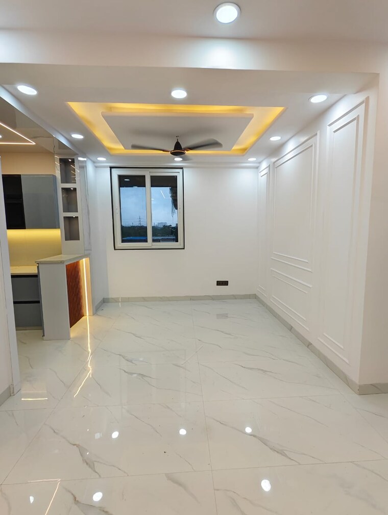 Room, sector 18 dwarka 4 Bedroom 2400 Sq.Ft. Apartment In Sector 18 Dwarka Delhi 9112968