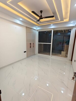 Room in 4 BHK Apartment at Sector 18 Dwarka – for Sale