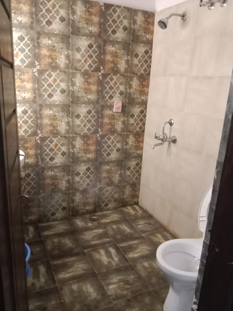 Bathroom, dehradun cantt 2 Bedroom 758 Sq.Ft. Builder Floor In Dehradun Cantt Dehradun 9112969