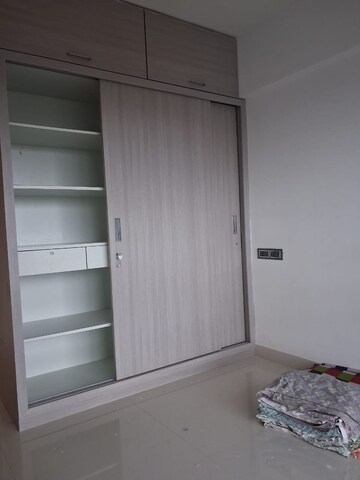 Room in 2 BHK Apartment at Shiv Shakti Tower 28, Malad East – for Rent
