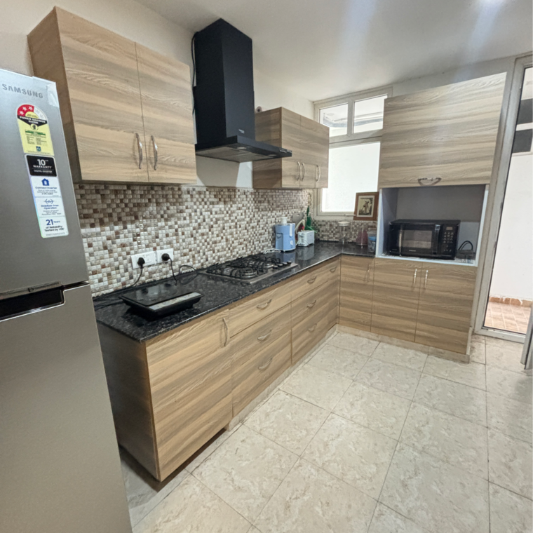 Kitchen, mi-rustle-court 3.5 Bedroom 2350 Sq.Ft. Apartment In Malesemau Lucknow 9112992