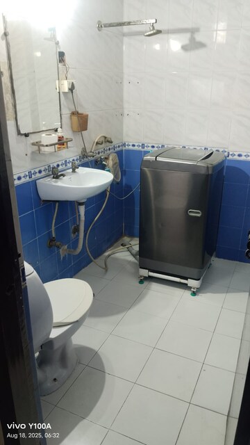Team Area in 2 BHK Apartment at Sector 45 – for Rent