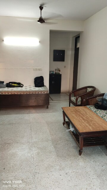 Living Room in 2 BHK Apartment at Sector 45 – for Rent
