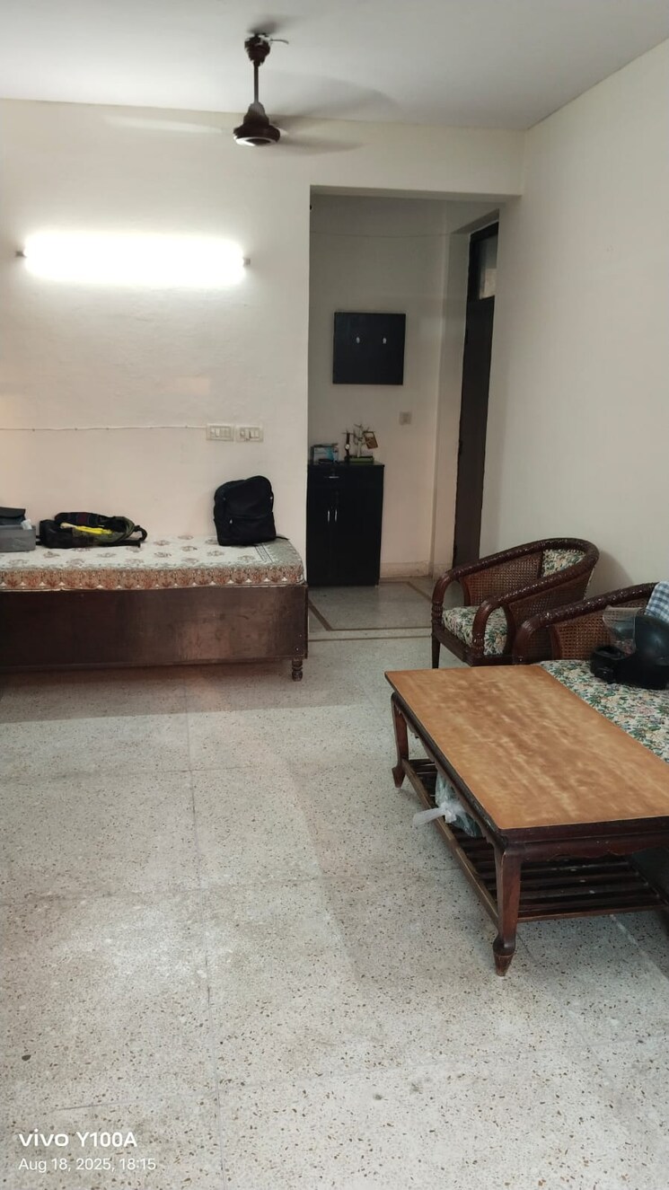 Living Room, sector 45 2 Bedroom 950 Sq.Ft. Apartment In Sector 45 Faridabad 9113017