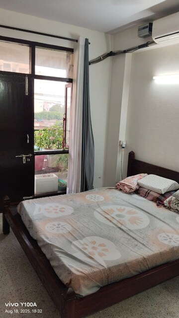 Bedroom in 2 BHK Apartment at Sector 45 – for Rent