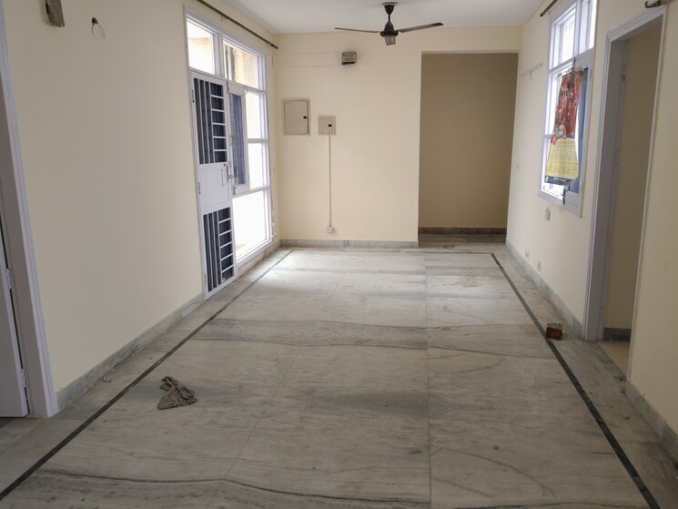 Other, sector 21c 3 Bedroom 1450 Sq.Ft. Apartment In Sector 21c Faridabad 9113027
