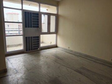 Room in 3 BHK Apartment at Sector 21c – for Rent