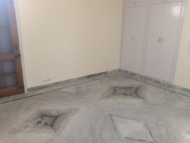 Room, sector 21c 3 Bedroom 1450 Sq.Ft. Apartment In Sector 21c Faridabad 9113027