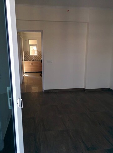 Room in 3 BHK Apartment at Gaur City 2 - 14th Avenue, Sector 16c Greater Noida – for Rent