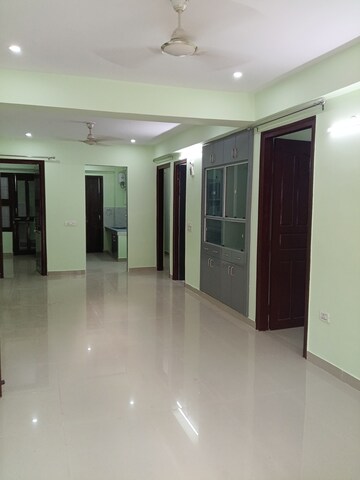 Building Lobby in 3 BHK Apartment at RWA Apartments, Sector 31 – for Rent