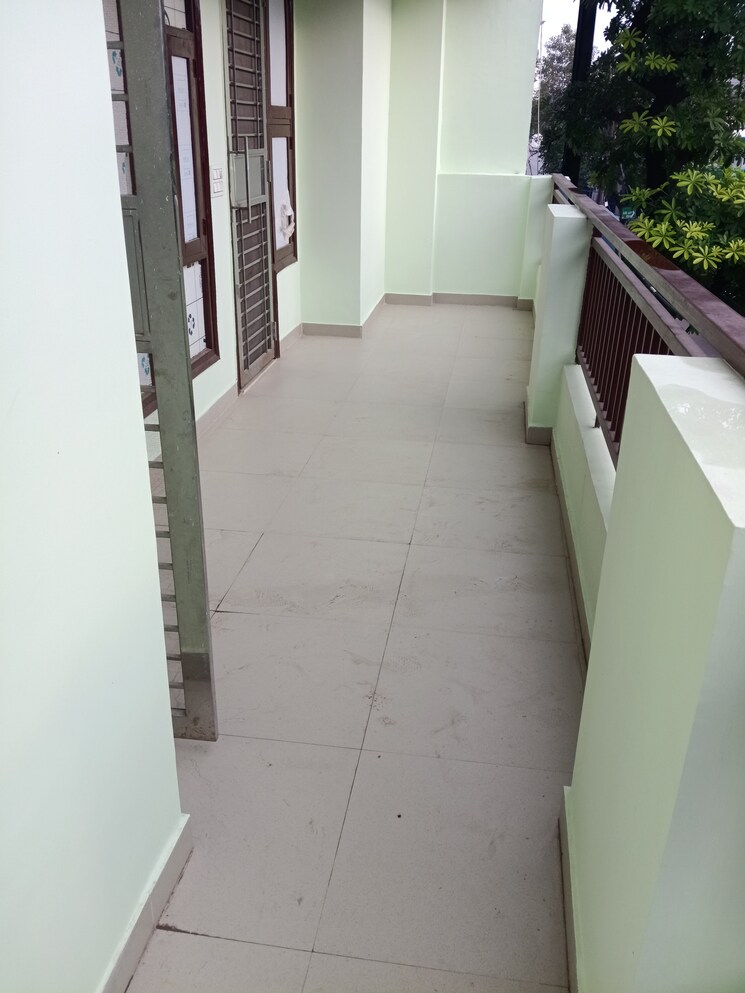 Balcony, rwa-apartments 3 Bedroom 1600 Sq.Ft. Apartment In Sector 31 Noida 9113069