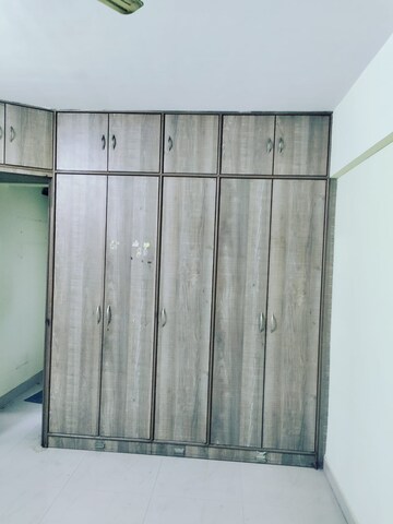 Room in 2 BHK Apartment at Triveni Vasant Vihar CHS, Vasant Vihar – for Rent