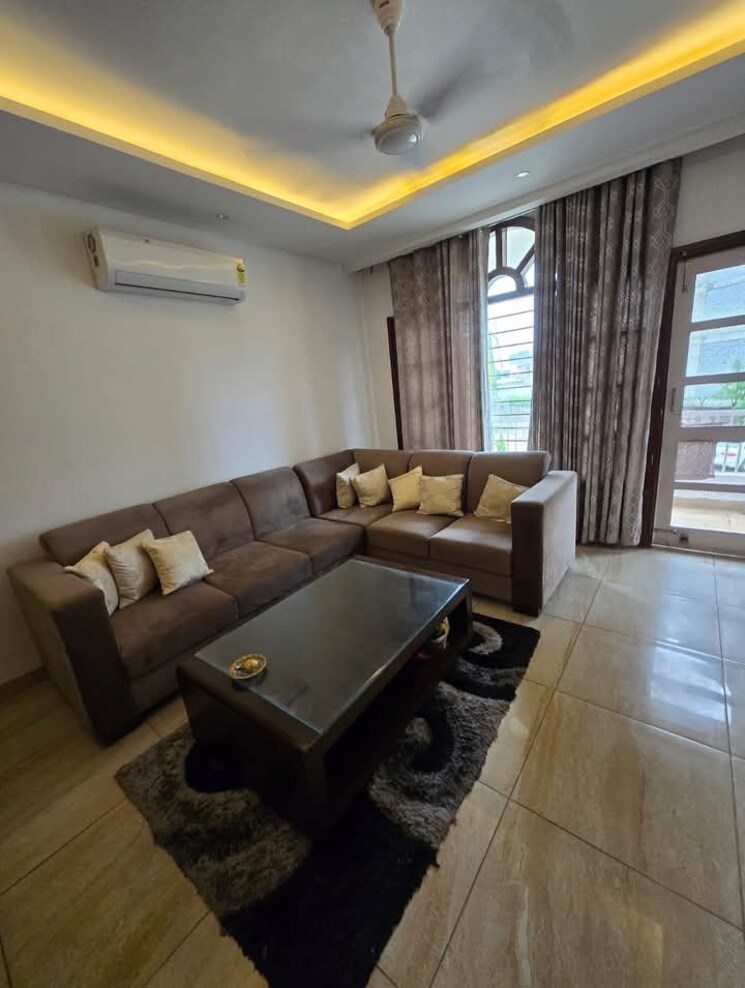 Living Room, sector 117 3 Bedroom 250 Sq.Yd. Apartment In Sector 117 Mohali 9113119