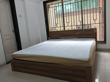 Bedroom in 2 BHK Apartment at RNA Continental, Chembur – for Rent