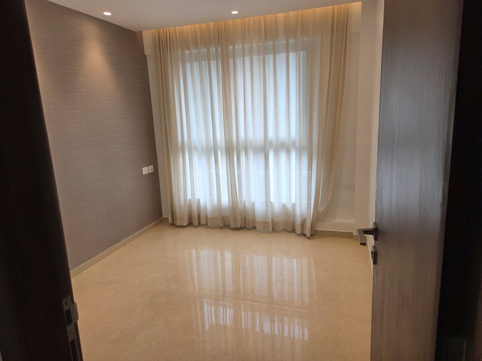 2 BHK Apartment For Rent in Hiranandani Highland