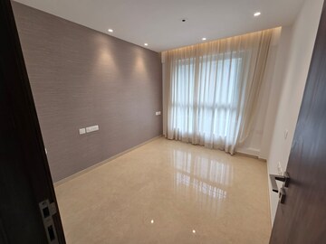 Room in 2 BHK Apartment at Hiranandani Highland, Powai – for Rent