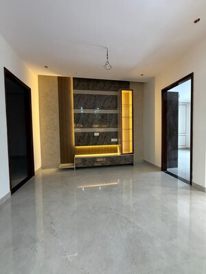 Room in 5 BHK Independent House at Sector 125 – for Sale