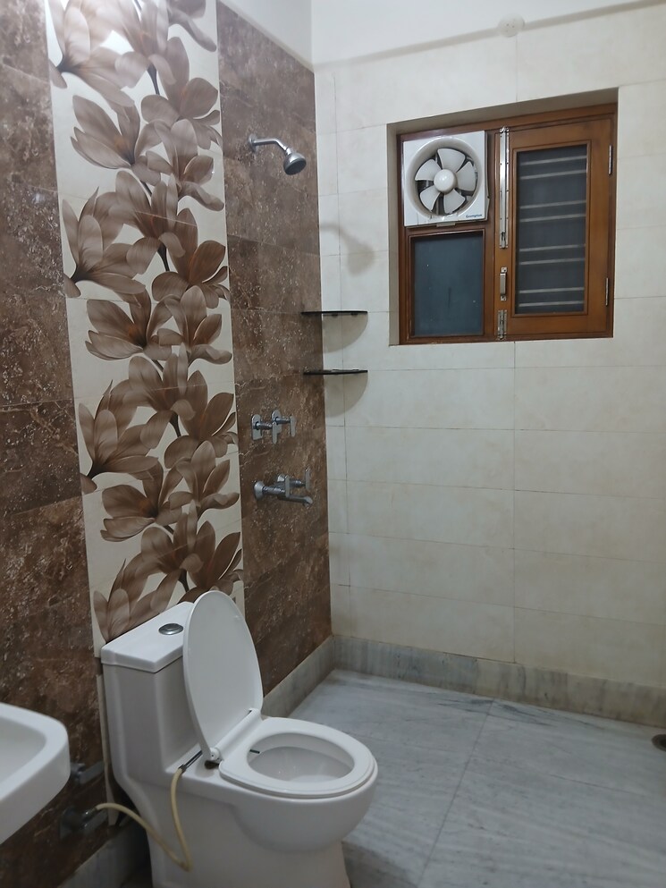 Bathroom, pla 1 RK 250 Sq.Ft. Builder Floor In Pla Hisar 9113181