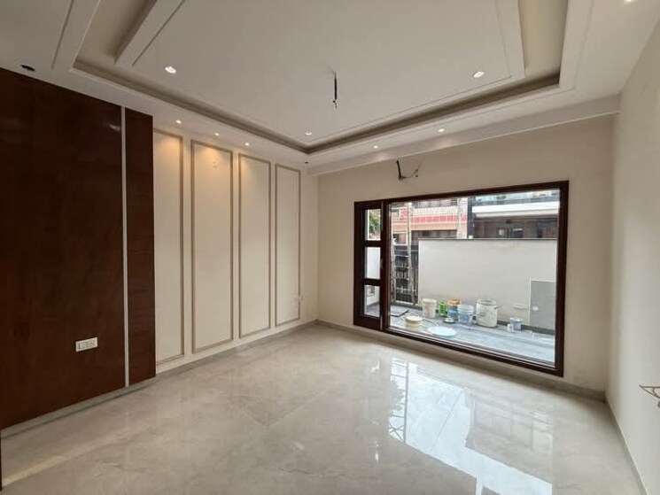 Room, sector 125 5 Bedroom 200 Sq.Yd. Independent House In Sector 125 Mohali 9113197