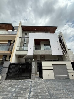 5 BHK + Pooja Room,Servant Room,Study Room,Extra Room Independent House For Sale in Sunny Enclave 