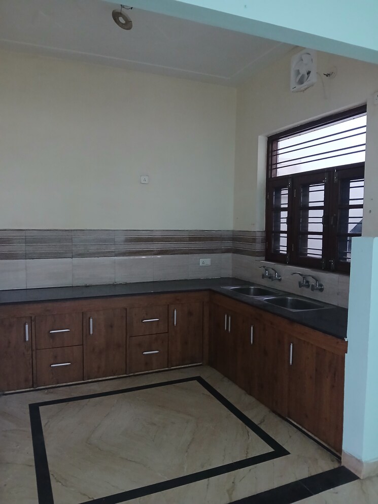 Kitchen, sector 9 2 Bedroom 250 Sq.Yd. Builder Floor In Sector 9 Hisar 9113226